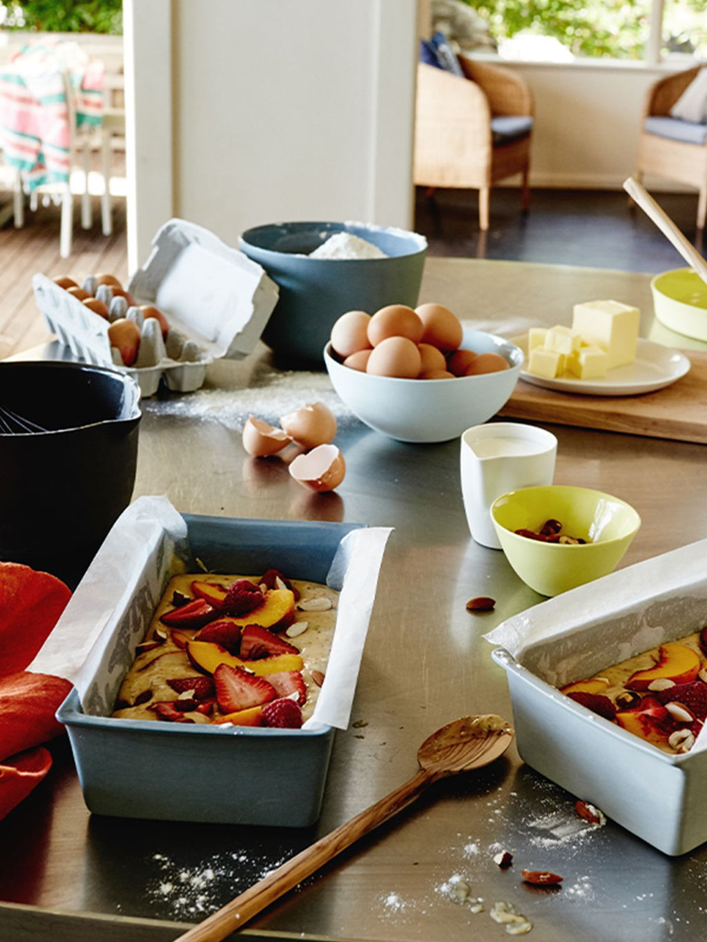 small porcelain baking dishes with dessert loaves.