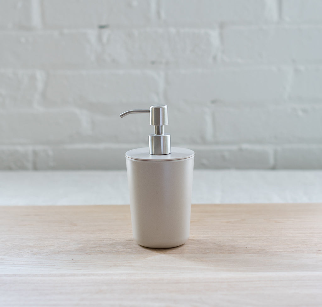 soap dispenser - ekobo - bano collection - bano soap dispenser 