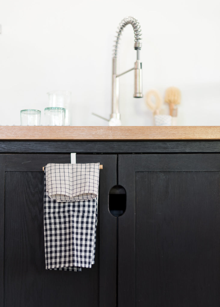 yamazaki home - yamazaki - kitchen towel holder - over the counter towel holder 