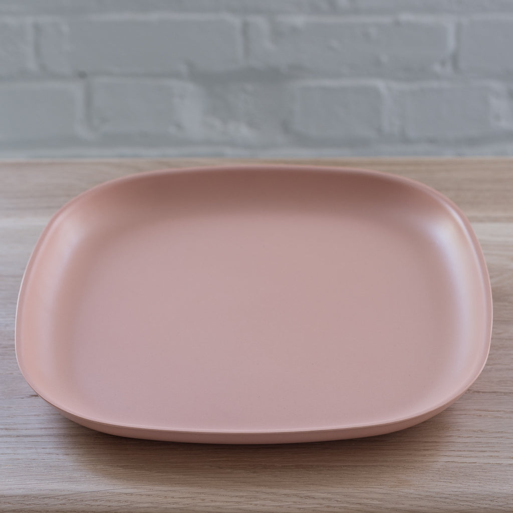 gusto dinner plate - dinner plate - ekobo - outside dining 