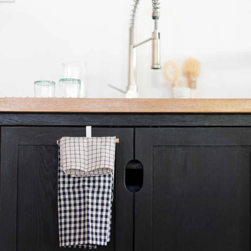 yamazaki home - yamazaki - kitchen towel holder - over the counter towel holder 